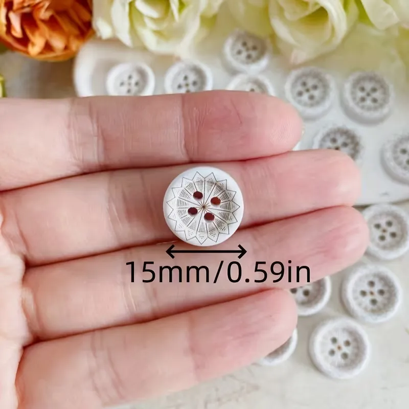 5 white wooden buttons (15mm)