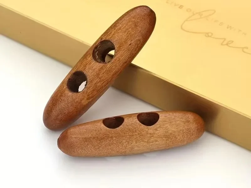 5 wooden buttons