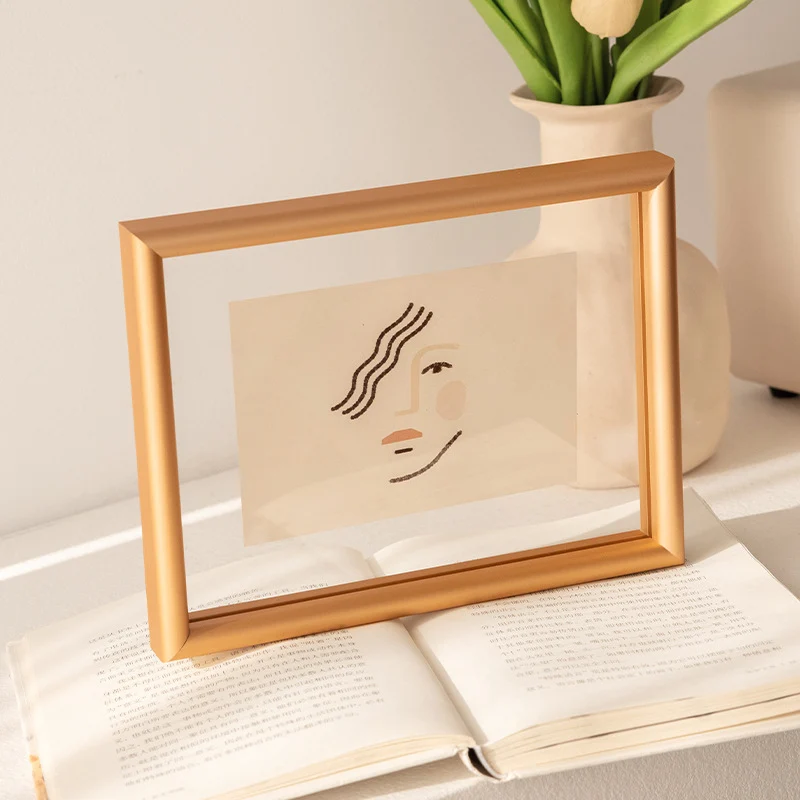 Herzförmiger botanischer Illustrationsrahmen für Zuhause