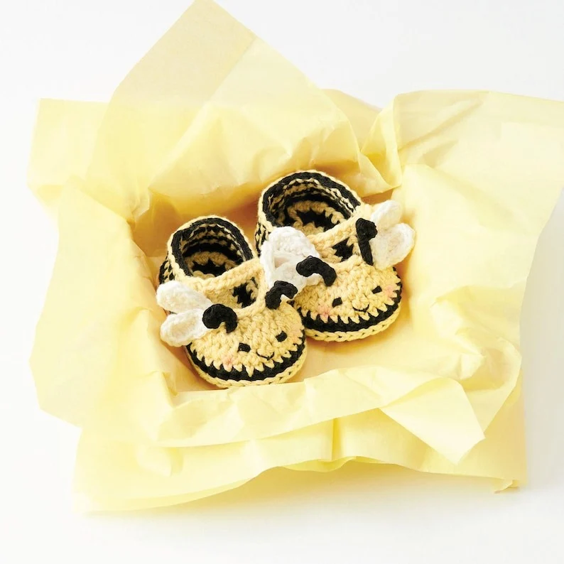 Baby Booties (In French)