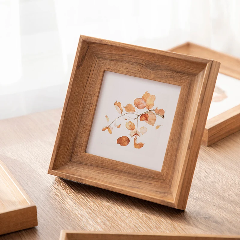 Eleganter artisanaler Holzdisplayrahmen