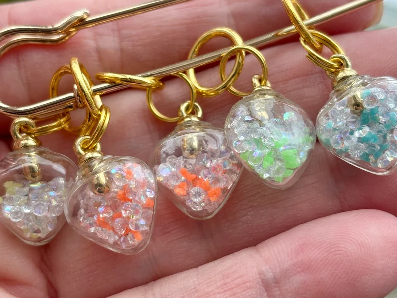 5 transparent hearts stitch markers