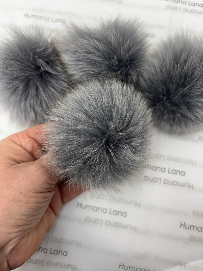 Mini fox pompom 9-10cm with elastic