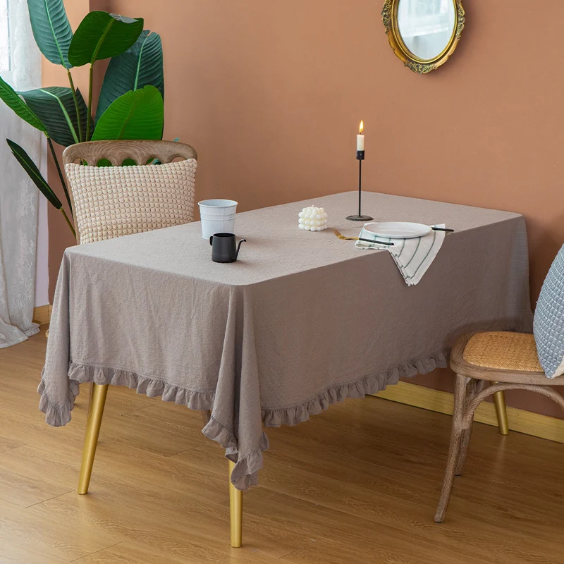 Rechteckige Tischdecke aus Baumwoll-Waffelgewebe mit feiner Rüschenbordüre