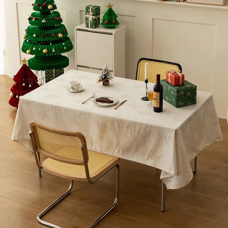 Jacquard-Tischdecke mit filigranem Schneeflockenrelief