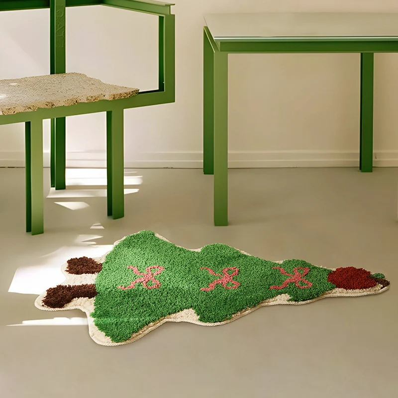 Weicher hochfloriger Weihnachtsteppich in Tannenbaumform