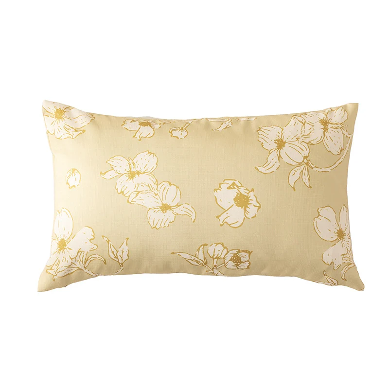 Rechteckiges Zierkissen mit skizzenhaftem Blumenprint und feiner Leinenoptik
