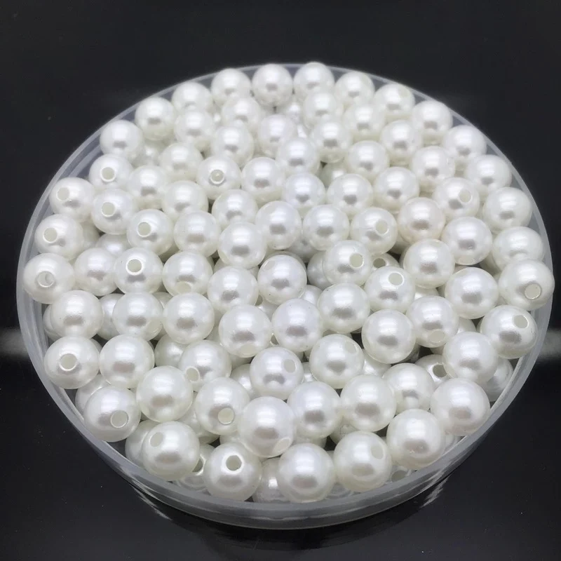 10 acrylic beads for sewing.