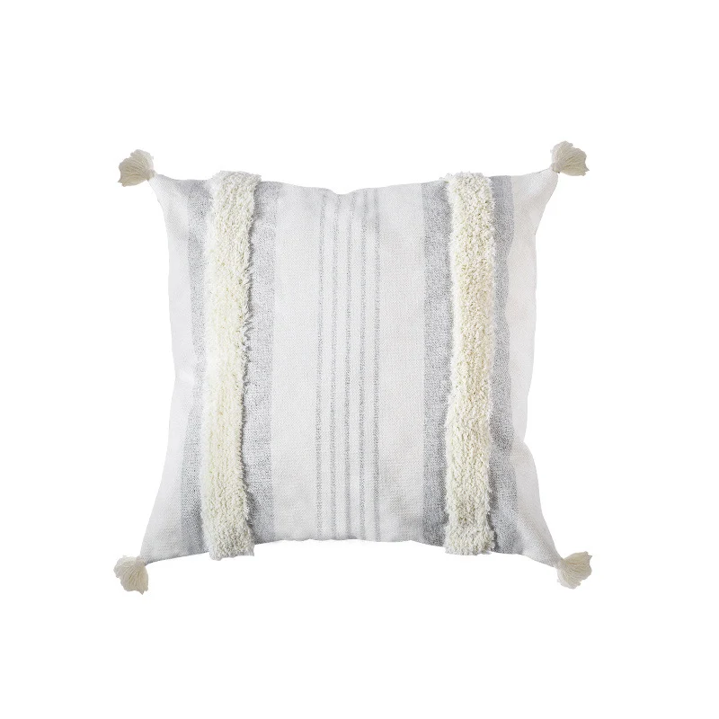 Quadratischer dekorativer Kissenbezug mit Bouclé‑Borten, Quasten und verdecktem Reißverschluss
