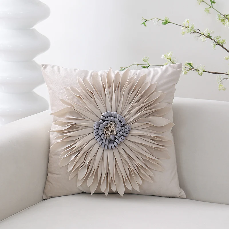 Dekoratives Blumen-Kissen mit 3D-Blütenapplikation