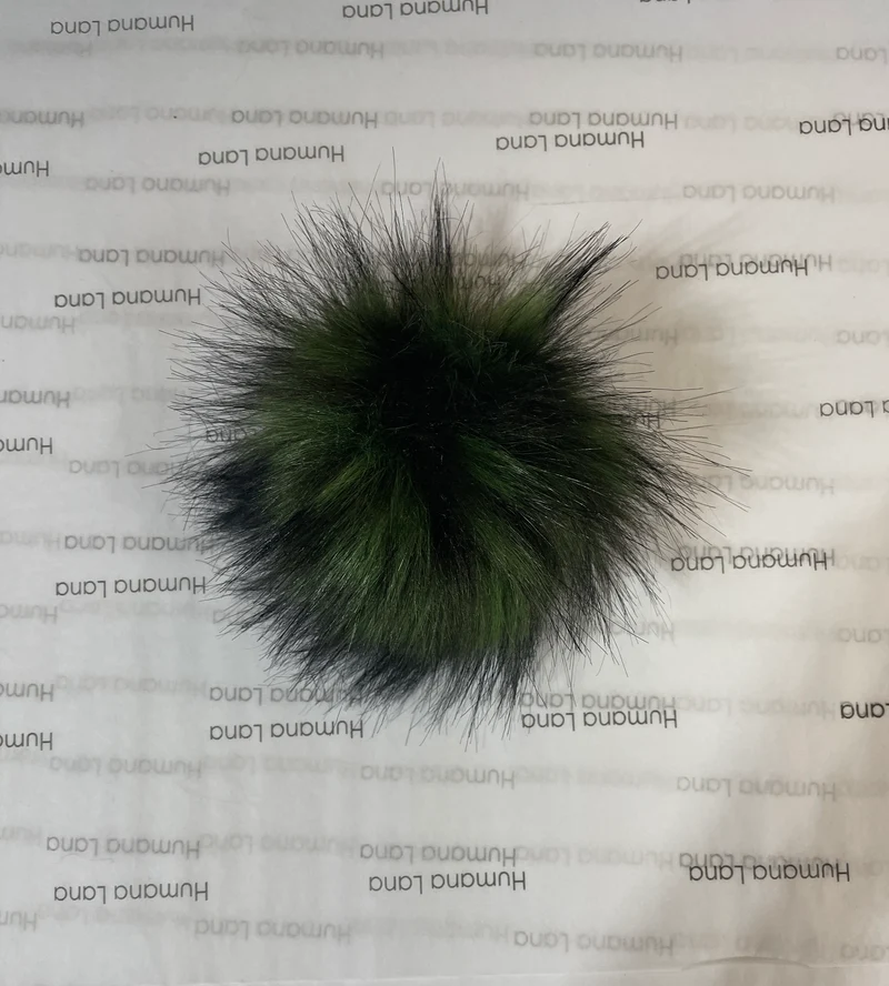 Faux fur pompom 13-14cm (1000-wooden buttons)
