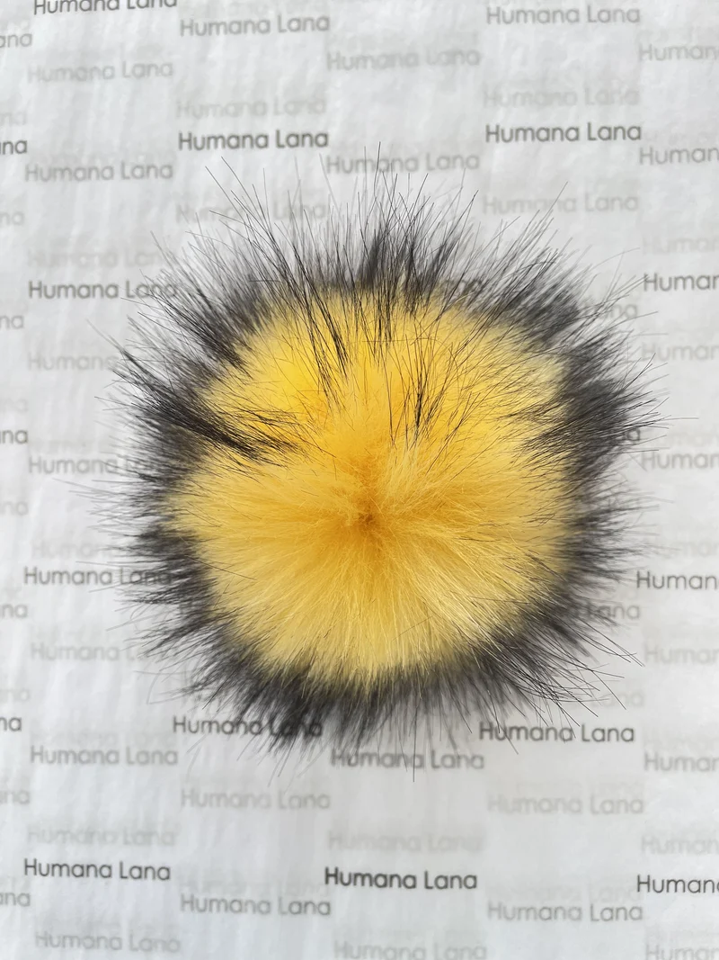 Faux fur pompom 13-14cm (1000-wooden buttons)