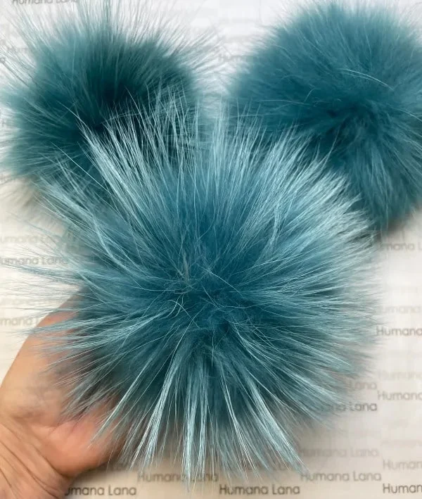 Aqua fur pompom with light tips, 17-20cm