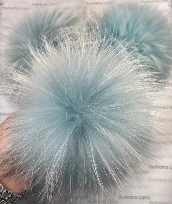 Azure blue fur pom-poms, 17-20cm