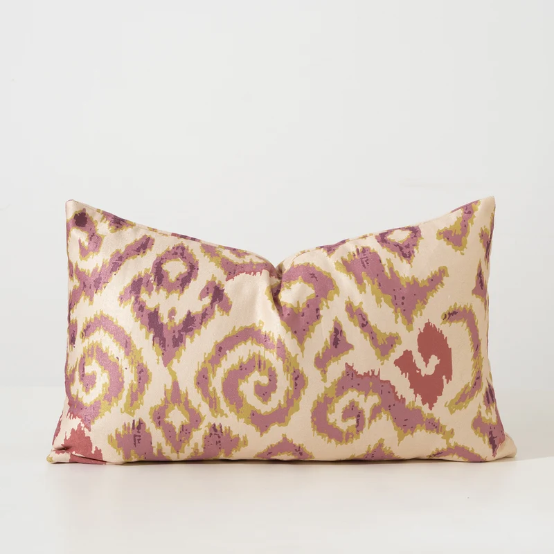 Rechteckiger Zierkissenbezug aus Jacquard mit ornamentaler Ikat‑Optik
