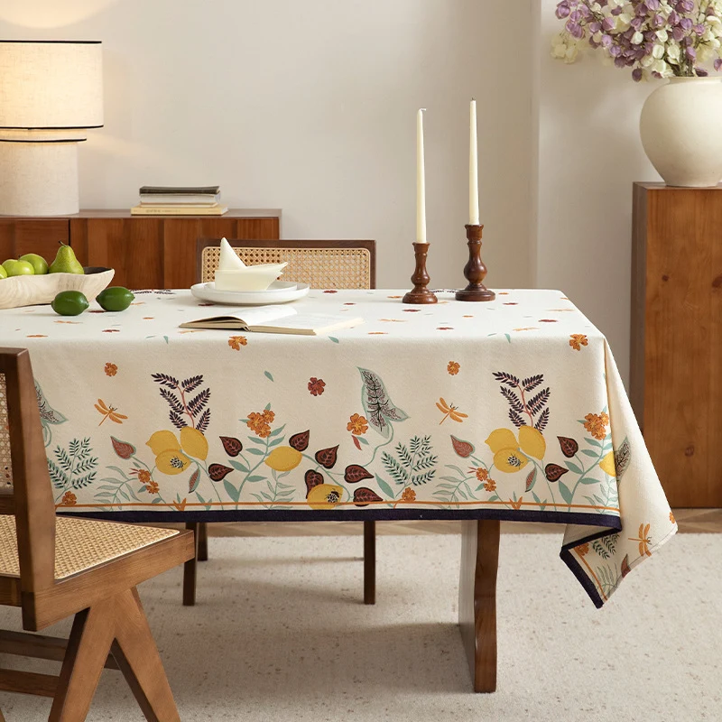 Rechteckige Tischdecke aus Baumwoll-Leinenmischung mit botanischem Druck und fleckenabweisender Oberfläche