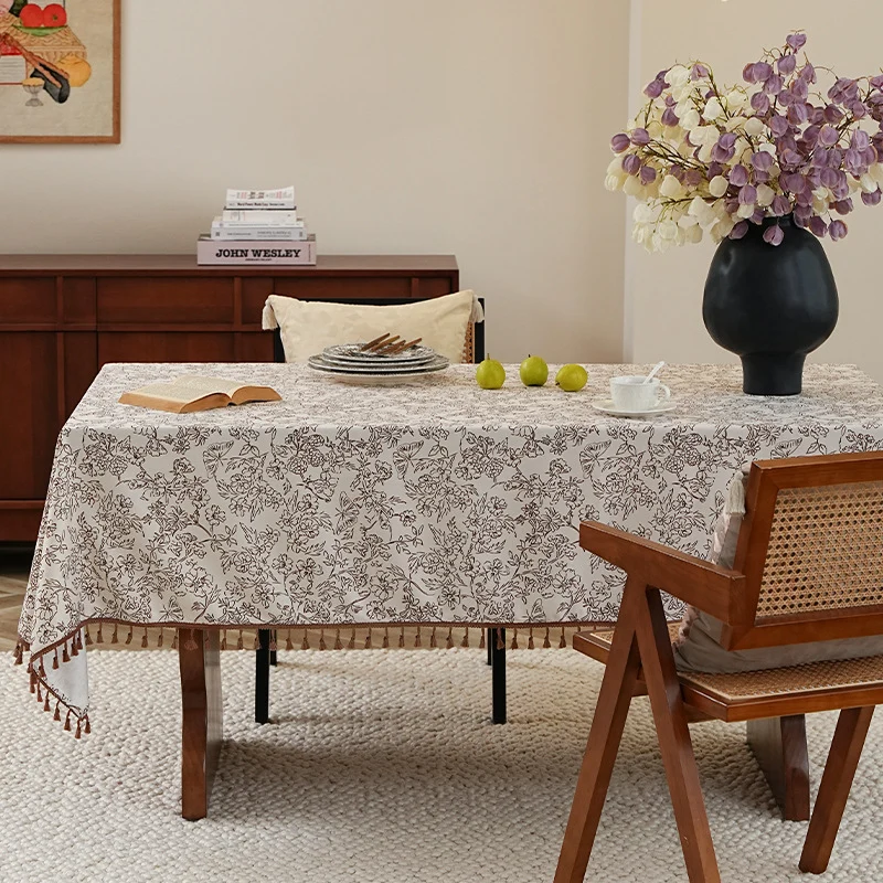 Rechteckige hochwertige Tischdecke aus Baumwoll‑Leinen mit handbedrucktem Blumenmuster und Quastenbordüre