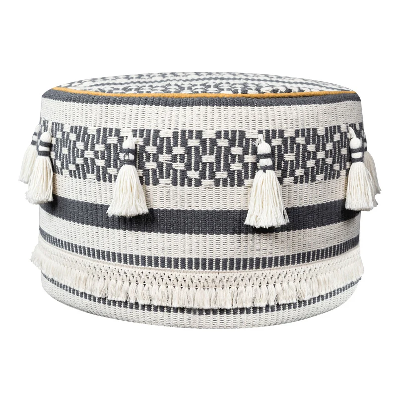 Runder gepolsterter Sitzpouf mit ethnischem Jacquardmuster und robustem Canvasbezug