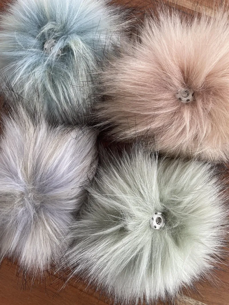 Faux fur pompom 16-17cm (1003)