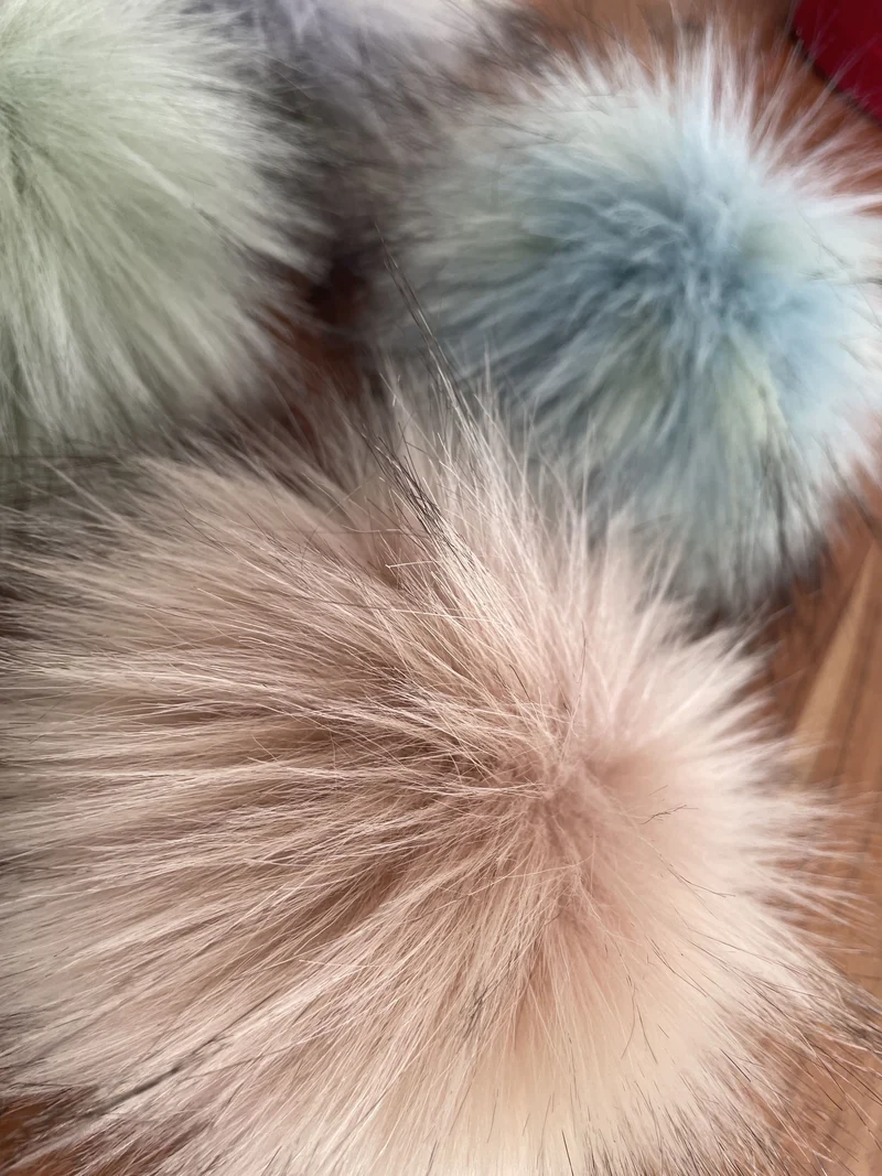 Faux fur pompom 16-17cm (1003)