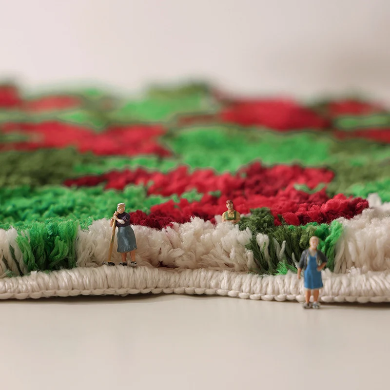 Weihnachtsbaumförmiger Chenille-Teppich mit tuftierter Schleifen‑Optik