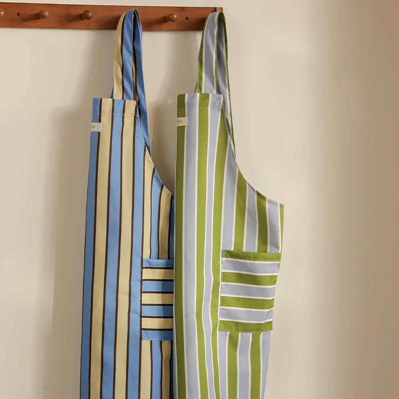 Verstellbare Küchenschürze mit Kreuzträgern und aufgesetzten Taschen