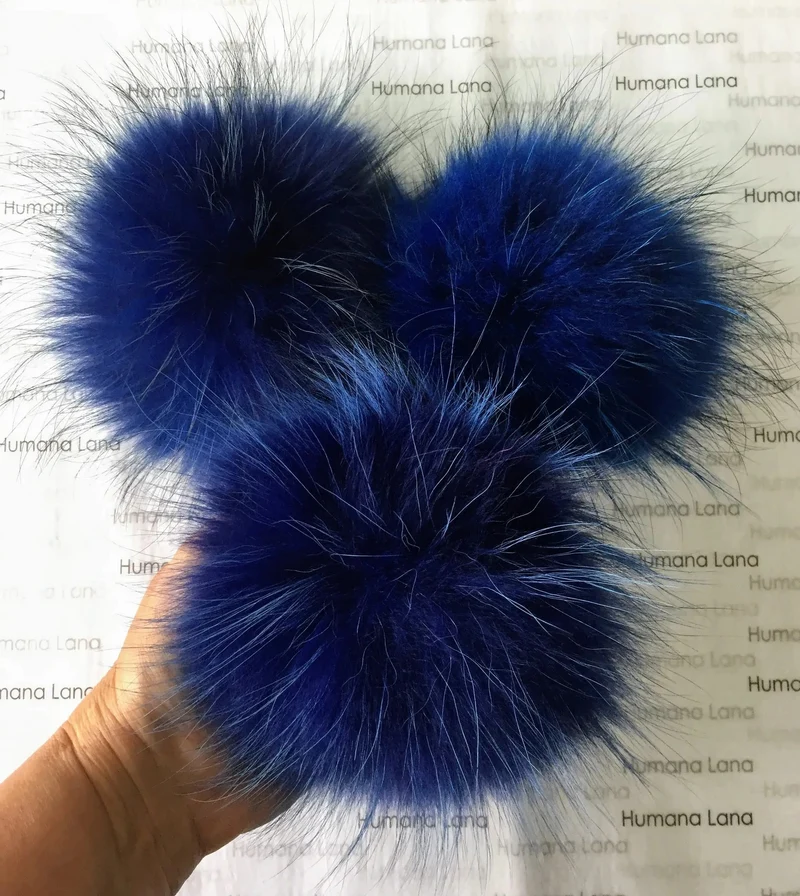 Royal blue fur pom-poms, 17 to 20 cm
