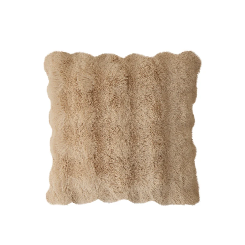 Quadratisches Dekokissen aus weichem Kunstfell mit Innenkissen