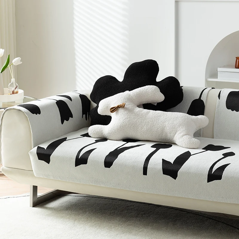 Dreisitziges Sofa mit abnehmbarem Jacquardbezug und filigratem Metallgestell