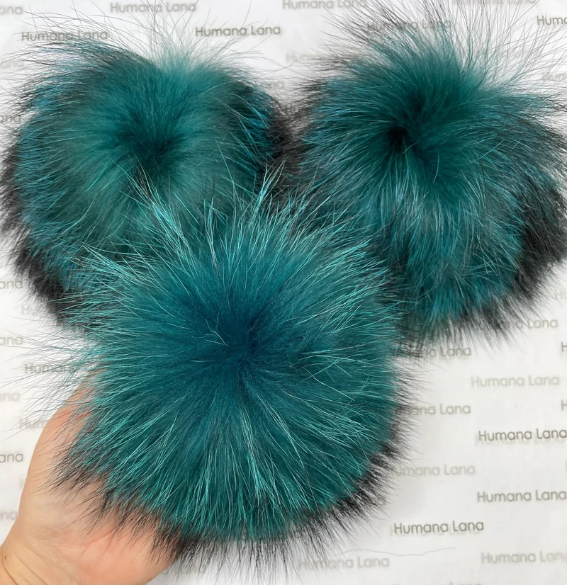 Teal fur pompom 17-20cm