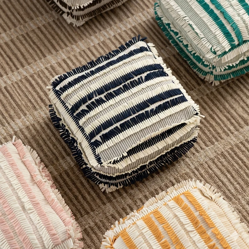 Boho-Pouf Bodenkissen mit strukturierter Fransenoberfläche