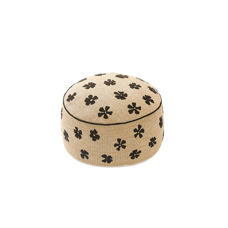 Bodensitzpouf in Blütenform mit kuscheliger Teddy‑Fleece‑Oberfläche und abnehmbarem Bezug