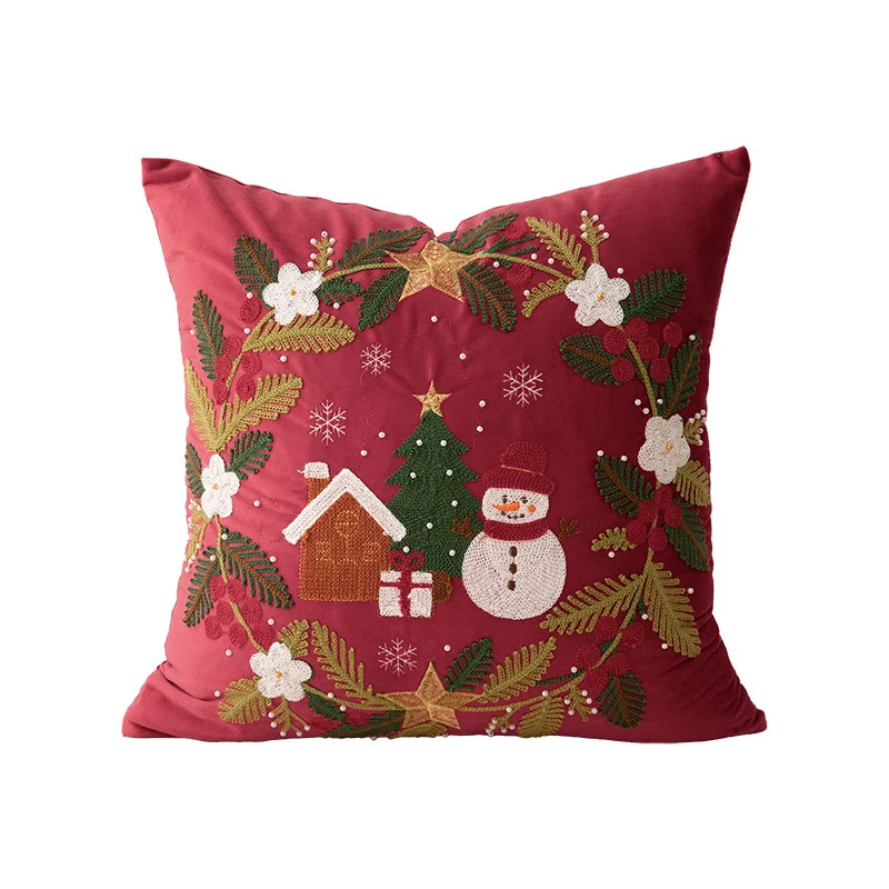 Bestickter weihnachtlicher Dekokissenbezug mit Pailletten und festlichem Kranzmotiv