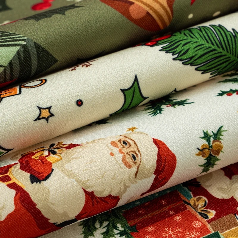 Abwischbares Weihnachts-Tischset mit gewelltem Rand, rutschfester Unterseite und festlichem Muster