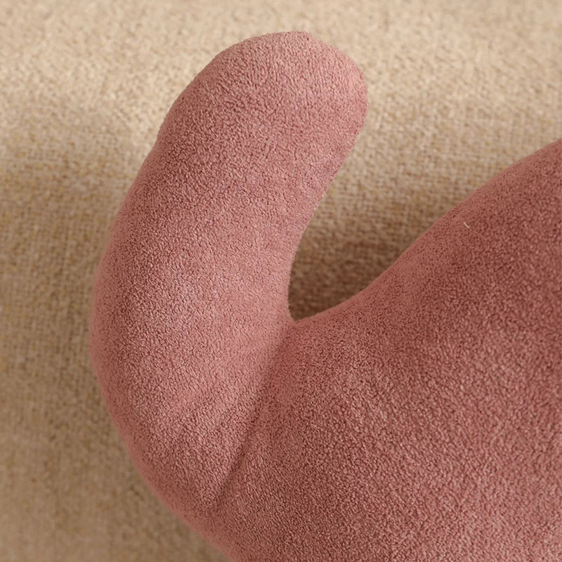 Katzenförmiges Nacken- und Lendenkissen aus Soft-Fleece