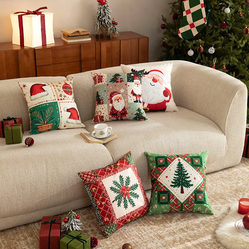 Weihnachtliches quadratisches Dekokissen mit Patchwork-Print und weichem Microfaserbezug