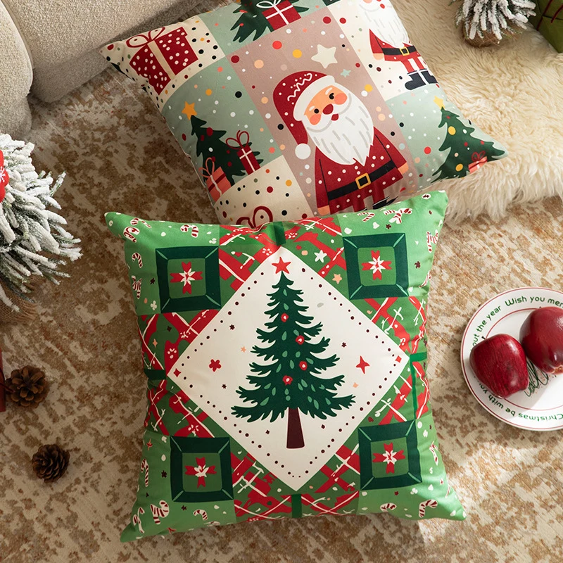 Weihnachtliches quadratisches Dekokissen mit Patchwork-Print und weichem Microfaserbezug