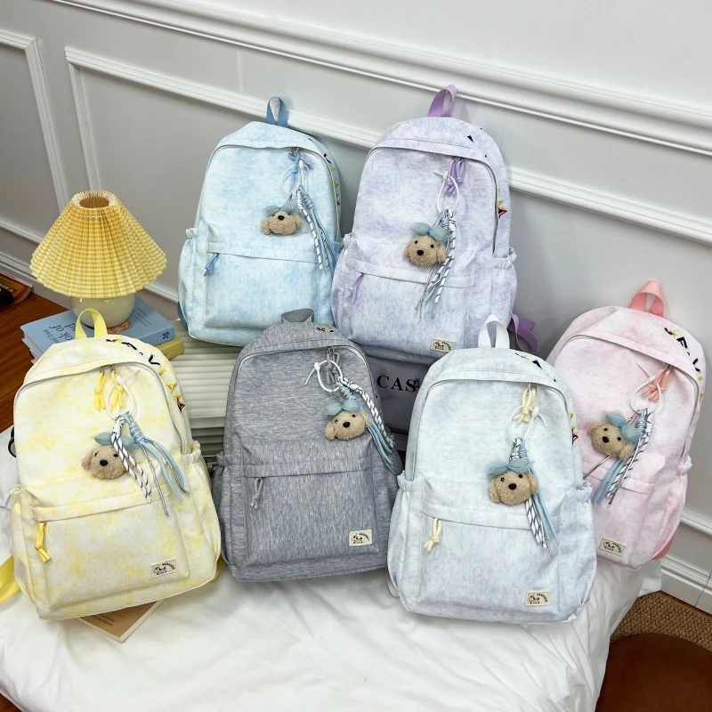 Lässiger weicher Stoff Rucksack mit süßem Charm Karnz