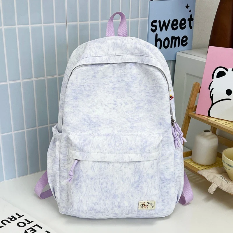 Lässiger weicher Stoff Rucksack mit süßem Charm Karnz