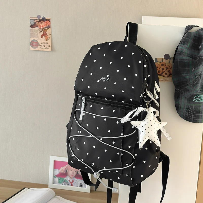 Lässiger gepunkteter Mini-Rucksack Karnz