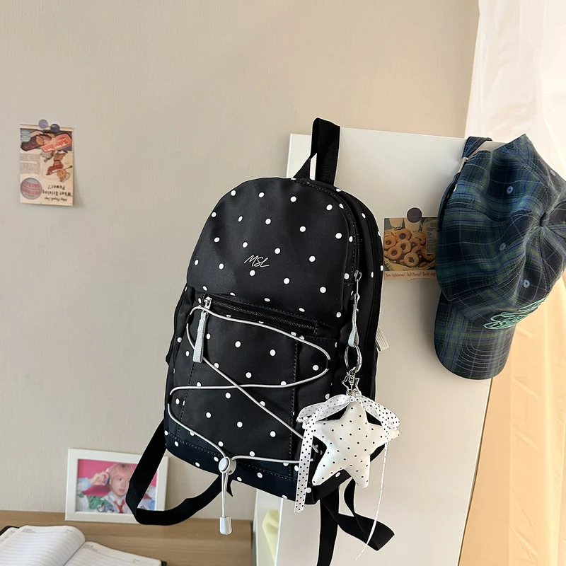 Lässiger gepunkteter Mini-Rucksack Karnz