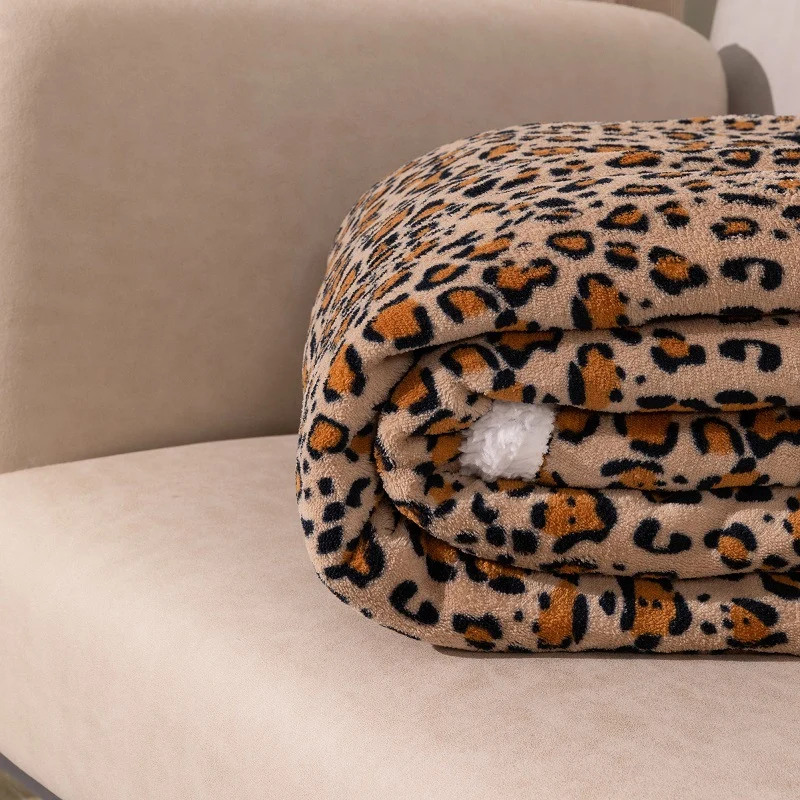 Luxuriöse Leopardenmuster-Wurfdecke