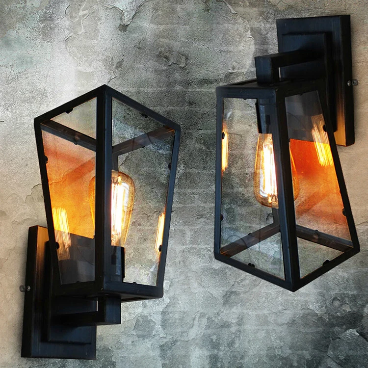 Industrielle Glas-Wandlampe