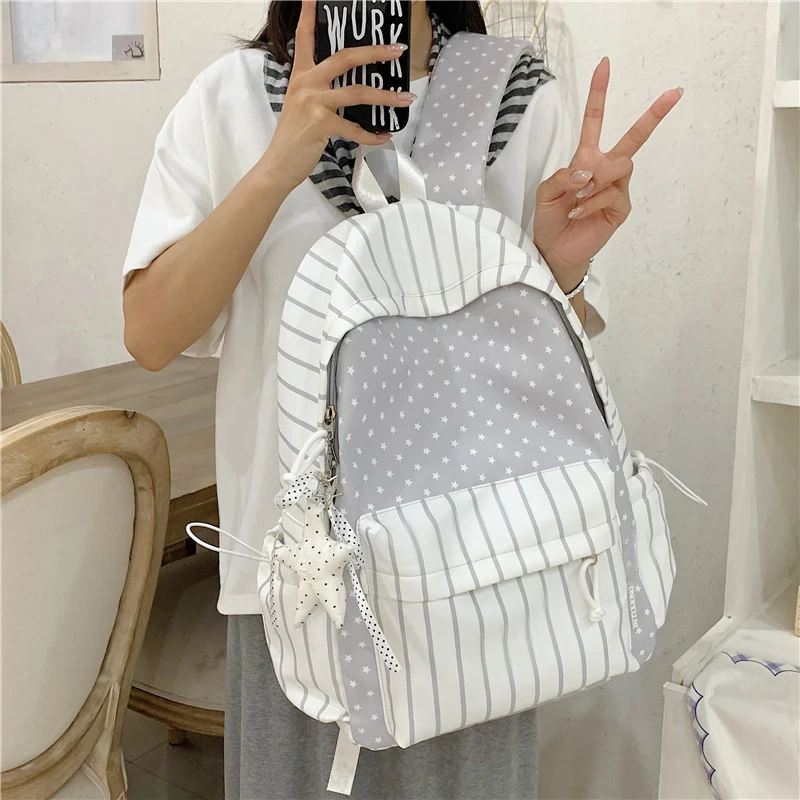 Charmanter Streifenmuster-Rucksack Karnz