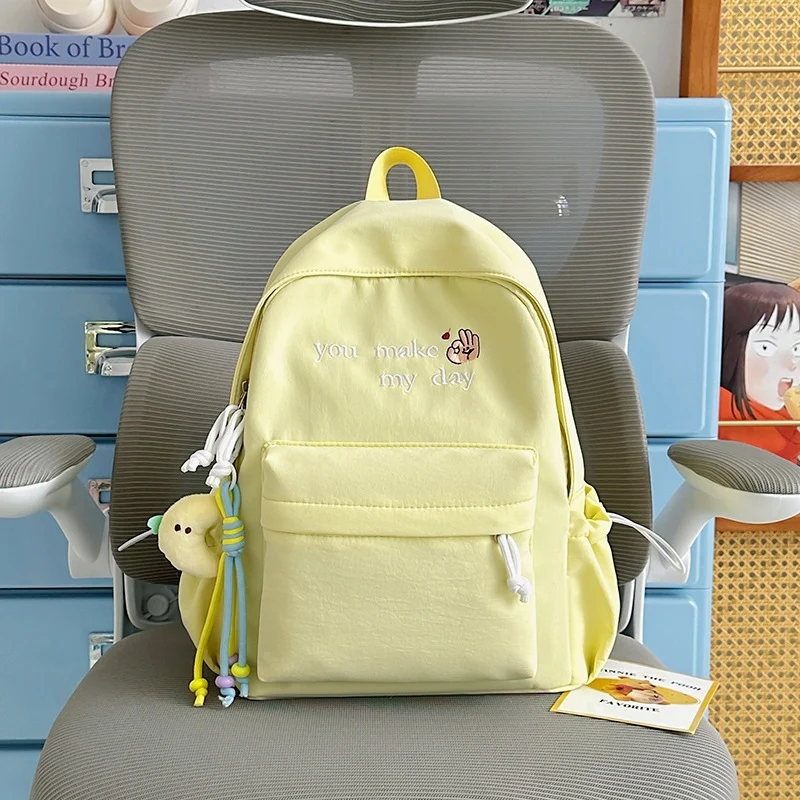 Lässiger bestickter Mini-Rucksack Karnz