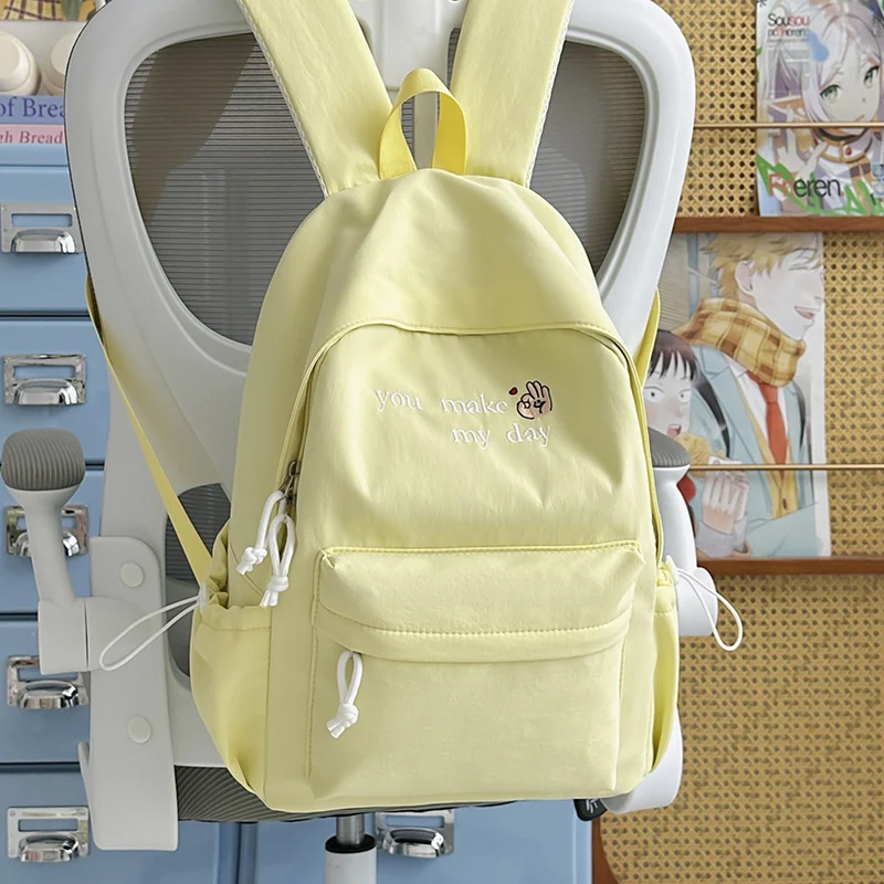 Lässiger bestickter Mini-Rucksack Karnz