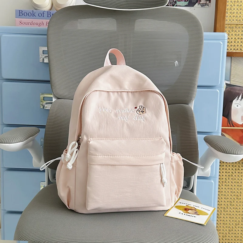 Lässiger bestickter Mini-Rucksack Karnz
