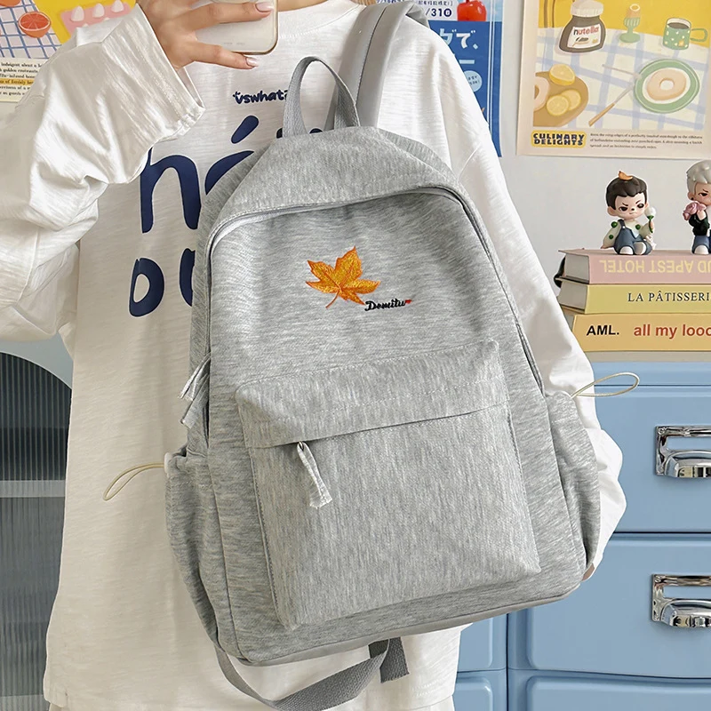 Lässiger bestickter Blatt-Rucksack Karnz