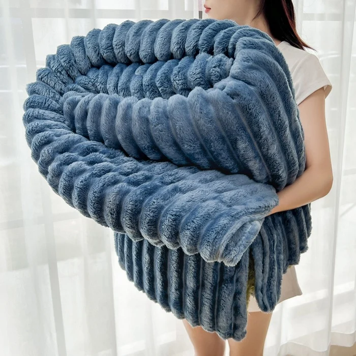 Plüsch Ribbed Wurfdecke