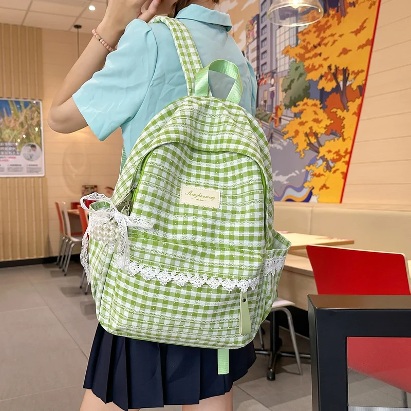 Charmanter bestickter Rucksack Karnz